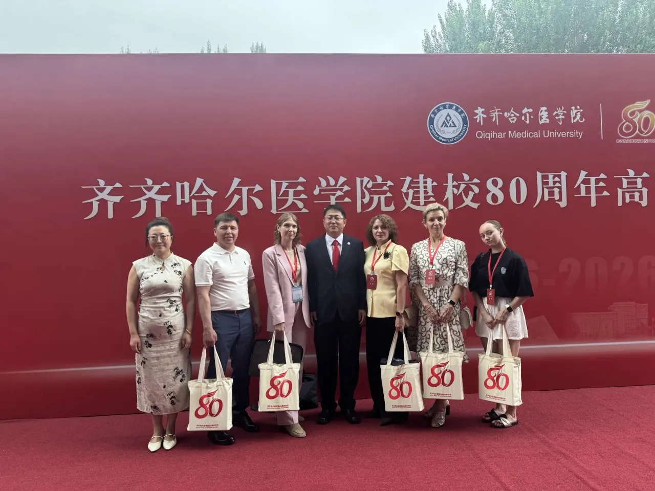 Chelyabinsk Medical Academy Delegation Visits Qiqihar Medical University