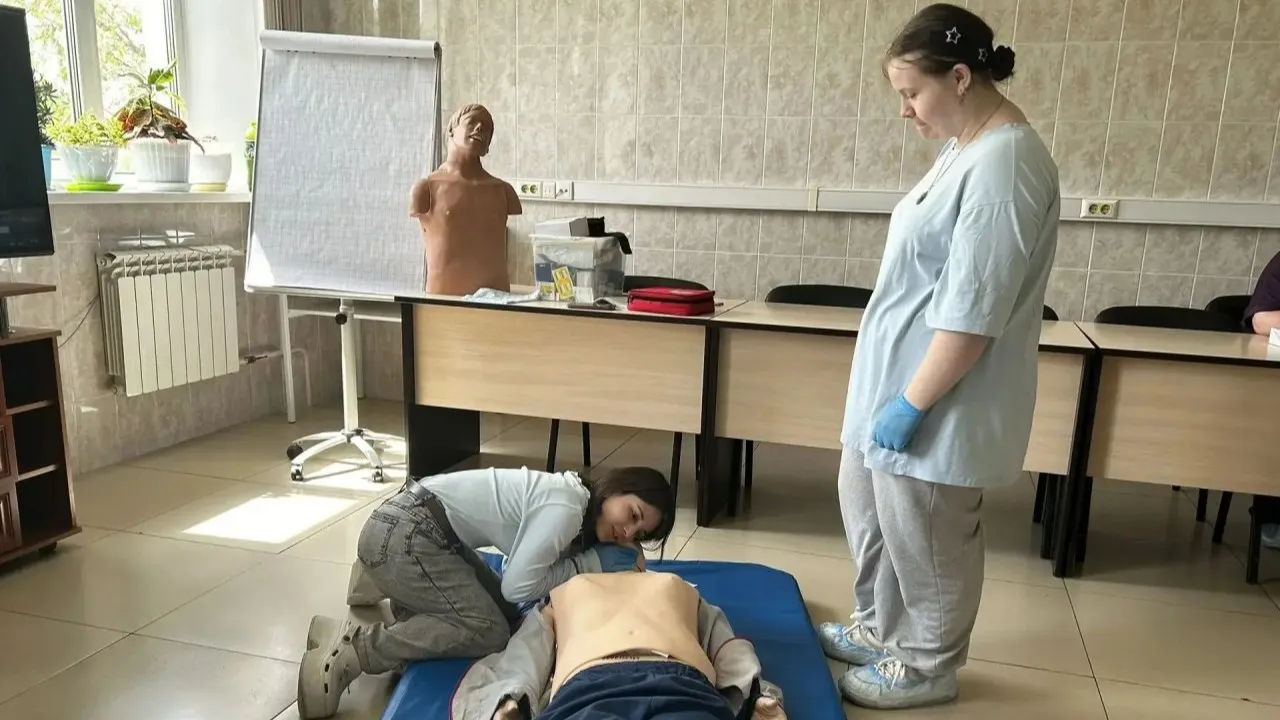 Medical students exploring simulation training in Russia