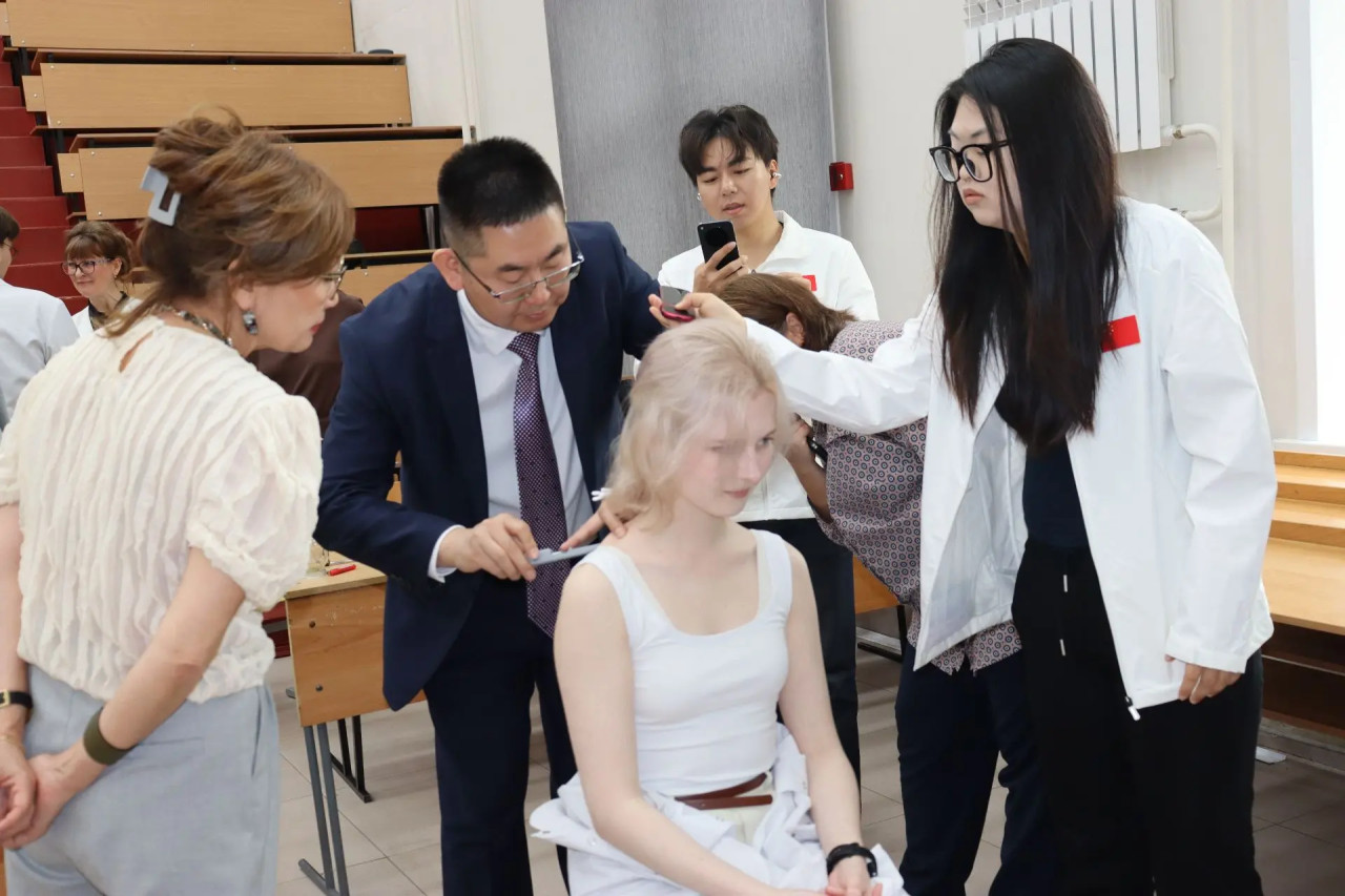 Cupping therapy demonstration for medical students