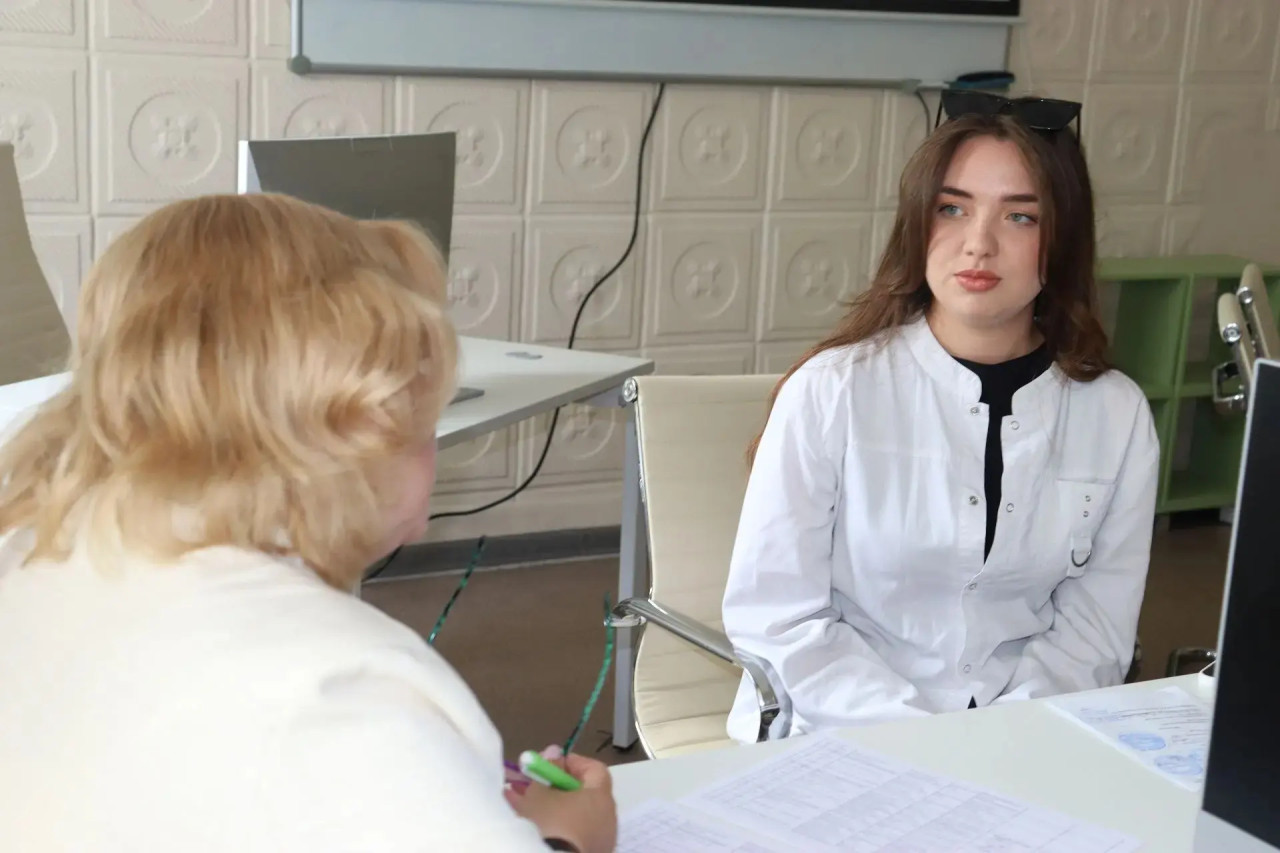Medical graduates preparing for residency in Russia
